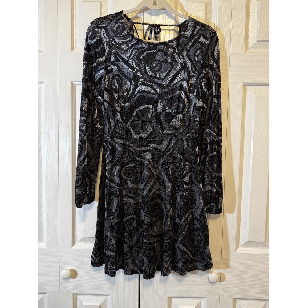 Romeo & Juliet Couture Skater Dress Burnout Velvet Open Back Grey Black‎ Medium